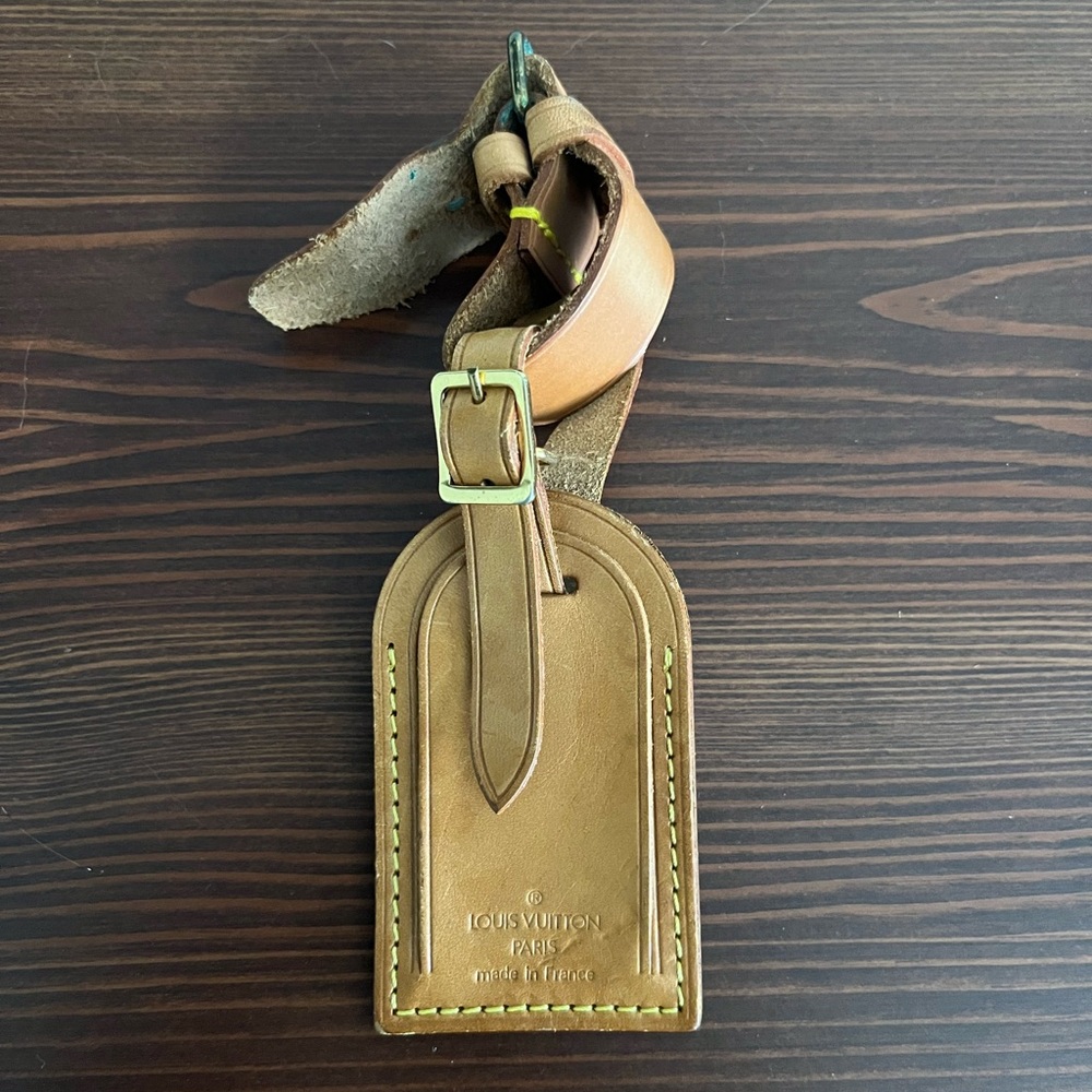 ✨ Louis Vuitton Bag Tag with Poignet